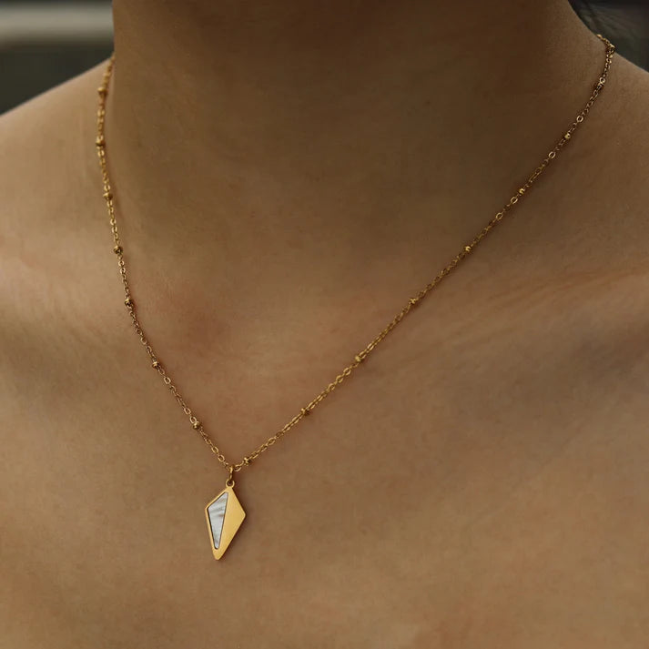 Catori Gold Necklace