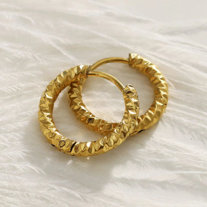 Visconta Huggie etched hoops
