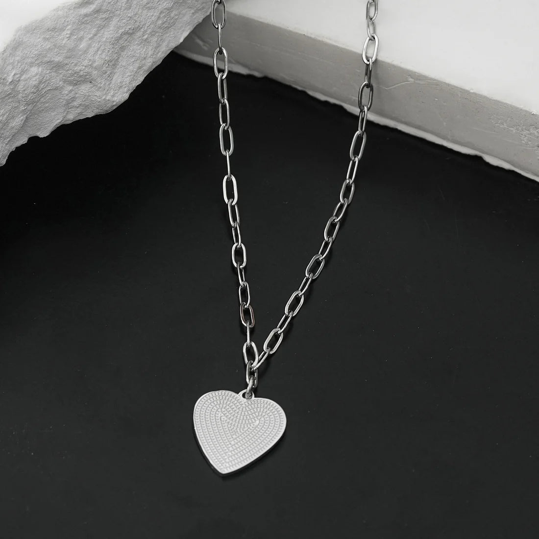 Alara Necklace White gold