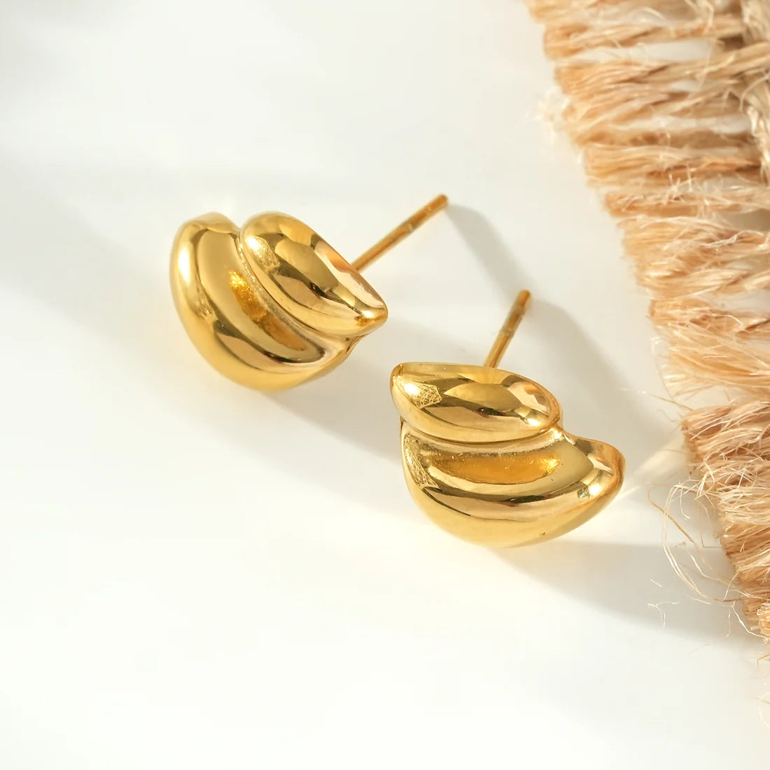 Aisla gold Earrings