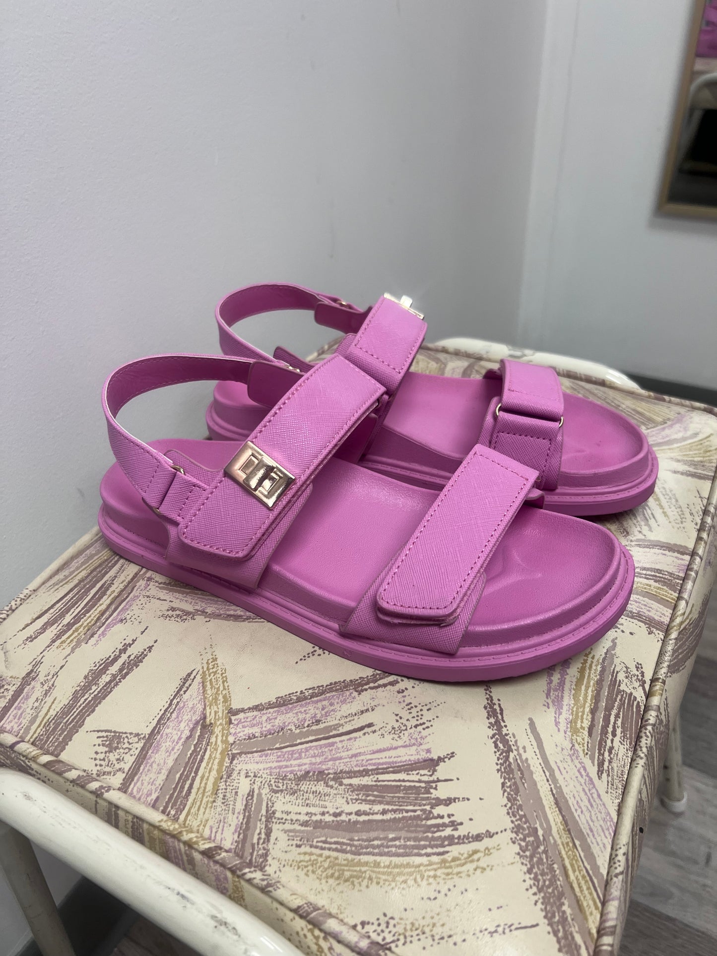 J Wild Dad Sandals Pink