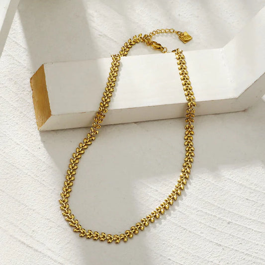 Fania Leaf Pattern Necklace